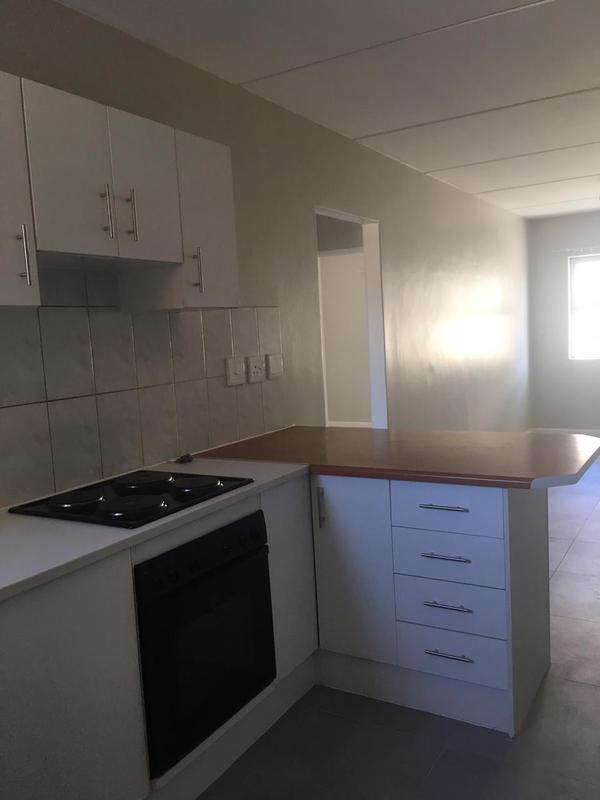To Let 2 Bedroom Property for Rent in Goodwood Central Western Cape